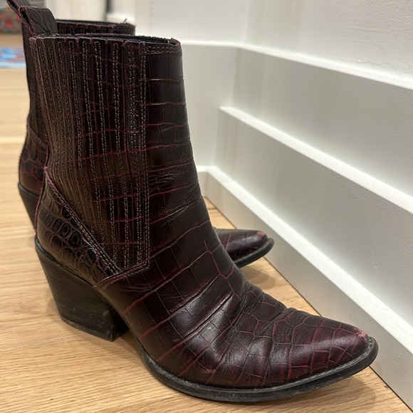Zara burgundy croc heeled ankle boots - Picture 1 of 4